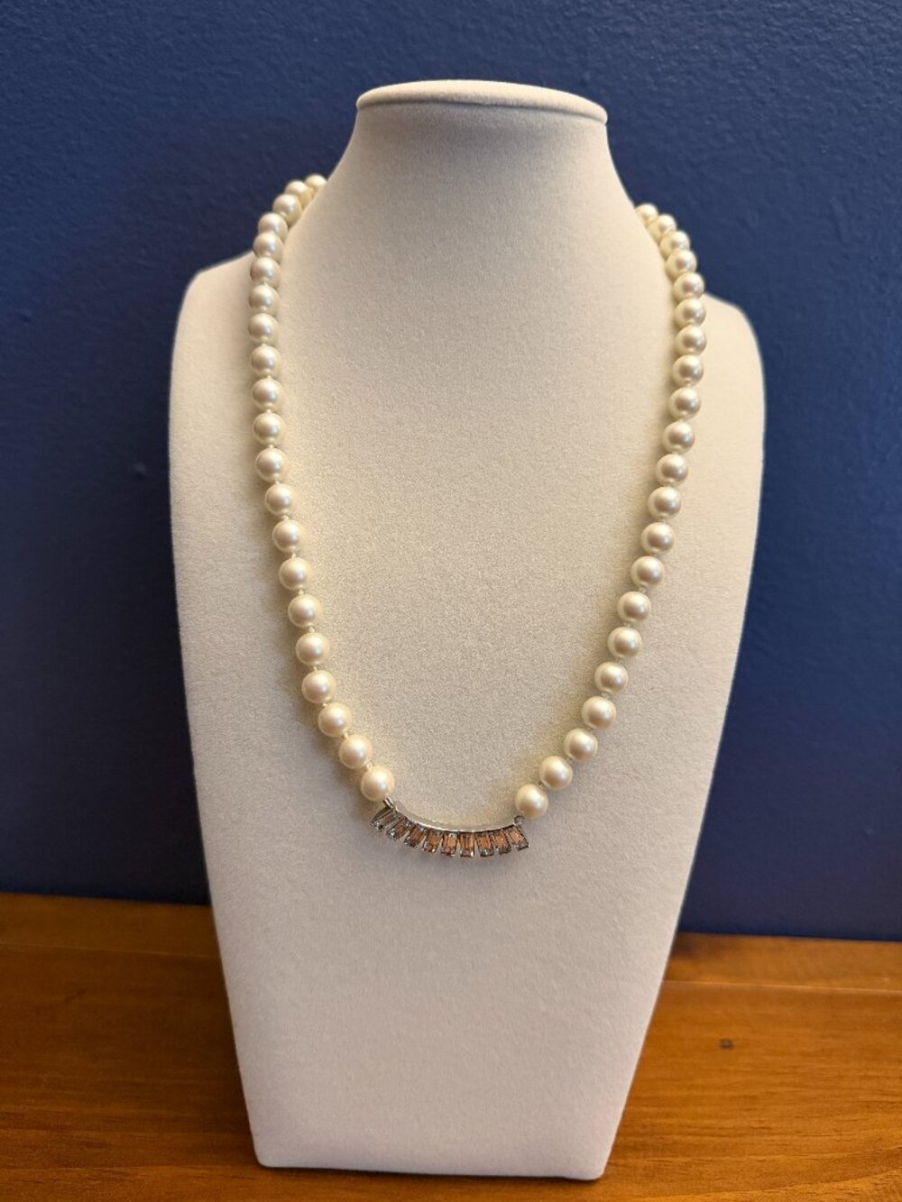 Monet Faux Pearl Baguette Rhinestone Necklace 17” Silver Tone